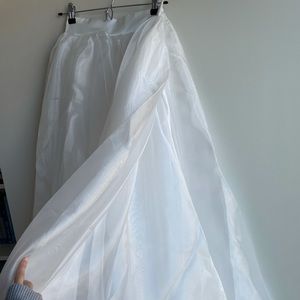 New White A-Line Organza Skirt w Slit